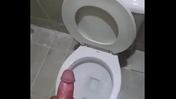 Preview 4 of Mother Teaches Daughter To Suck - S&Oacute_ PRA ALIVIAR O DIA