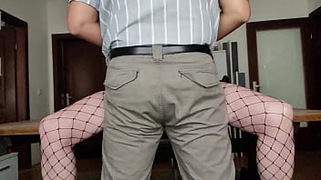 Preview 1 of Porn Hub Amateur Cumshot - Assistant Lets Me Use Her Holes
