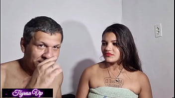 Preview 2 of Small Boys Xx Video - tigresavip chinga o marido de corno e chama os machos pra vim comer ela junto com seu corninho louca pra fazer D.p (trailler)