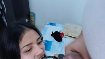 Preview 4 of Xvideos Corridas En La Boca - Mi esposo se corrio en los tacones altos de mi hermastra y la hizo limpiarlos con su lengua,  chupamos sus dedos de los pies