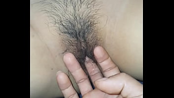 Preview 1 of Daisy Marie Monster - M&oacute_c tay v&agrave_o bướm
