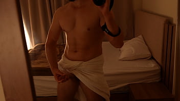 Preview 3 of Phim Sef Bo Chong Nang Dau - Before he could take off his towel,  the pumped-up guy began to furiously jerk off his dick