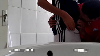 Preview 1 of Amarican Sex Movi - O PADASTRO ESPERA MINHA M&Atilde_E SAIR,  PARA ME COMER DENTRO DO BANHEIRO DE CASA