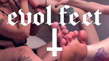 Preview 1 of Old Teen Tiny Very Small Pussy - I Want You To Run Your Tongue Between My Toes