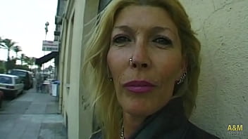 Preview 1 of Cherries Bigcutie - Mi amiga la milf francesita esta de rechupete &iquest_o no?