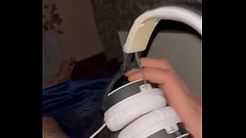 Preview 2 of Hiroin Xnxx - Maxell B52 headphones huge cumshot
