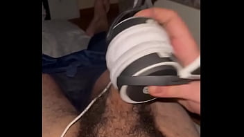Preview 3 of Hiroin Xnxx - Maxell B52 headphones huge cumshot