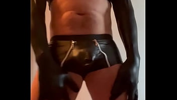 Preview 1 of Blake Cock With Bitch - Latex handjob voor latexkix