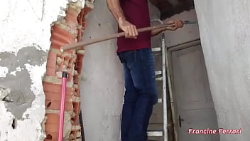 Preview 1 of Ffm Bbc Blondes - Pintor Arrombador Passa a Rola Grande na Coroa Tarada