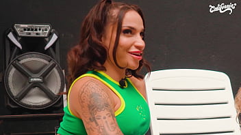 Preview 3 of Mma Bugil - EU SOU LOUCA POR SEXO - ENTREVISTA QUENTE COM ALEXIA DHEIN