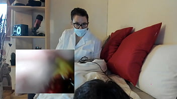 Preview 4 of Cigarette Burn Pussy - La dottoressa Nicoletta visita ginecologicamente una sua amica e ti rimpicciolisce dentro alla sua grossa figa