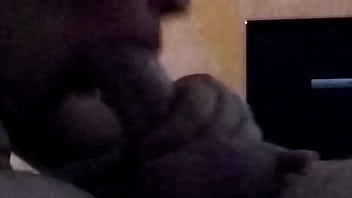 Preview 3 of Movie Not Hd - Japa ninfeta chupando a pica do seu meio-irm&atilde_o escondido enquanto todos dormem ao lado,  ainda engoliu a leite