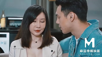 Preview 2 of Pijat Gay Hot - 【国产】麻豆传媒作品/MD-0207 情欲咨询师/精彩播放