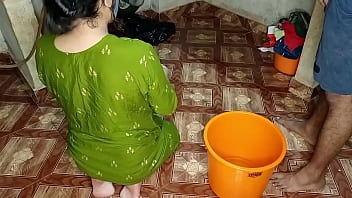 Preview 1 of Do As I Dojoi - रसोई का काम कर रही नौकरानी को स्टैंड पर घोड़ी बनाकर चोदा XXX Maid Sex आवाज हिंदी में