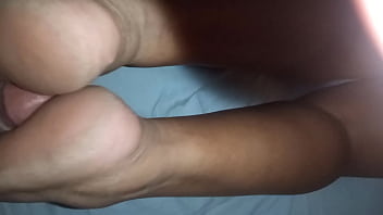 Preview 4 of Saxy Full Move - Corno fazendo footjob na esposa safada