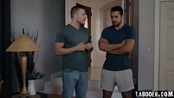Preview 1 of Seks Malay 2018 - Stepmom Sheena liked the idea of having threesome with Codey and Dante