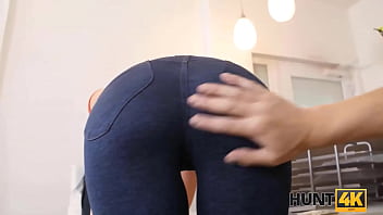 Preview 3 of Wwxxx V I - HUNT4K. Smart hunter gives fellow bitcoins and also fucks his pretty wife