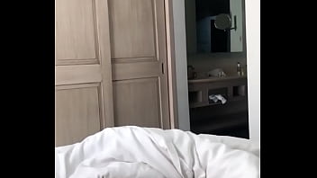 Preview 2 of Porn Lesbien - Primer flash en hotel