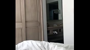 Preview 4 of Porn Lesbien - Primer flash en hotel
