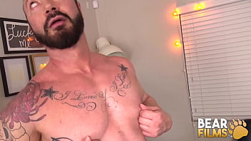 Preview 2 of Sunny Leon Hot Sexy Photos - BEARFILMS Fat Beaded Bear Gene Wade Barebacked By T Wilcox