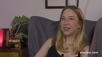 Preview 4 of Griden Sex - Zoe Plays With Her Vibrating Dildo