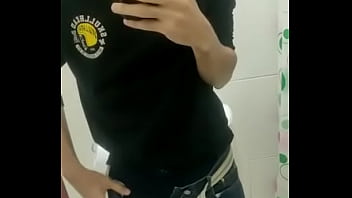 Preview 2 of Bed Moan - Novinho se exibindo