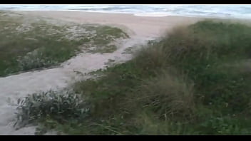 Preview 2 of Beg Kom Granpa And Ranma - safadinha apronta em praia deserta
