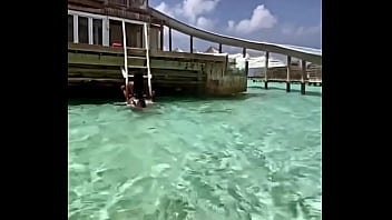 Preview 2 of Seachmalay Bilik - Iza gostosa na piscina