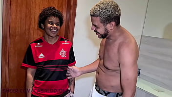 Preview 1 of Black Dick Scream - Primeira vez no porno do homem trans Kauan Gabriel ele deu a bucetinha apertada,  tomou no cu e bebeu leite fodendo com Ogro