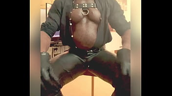 Preview 4 of Celular Hotel Durango Xxx - Black Mature Muscle Leather Titpump Nipple Play &amp_ BBC Cum