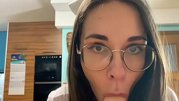Preview 2 of Teen Hot Garl - Instrukcja walenia konia. Spr&oacute_buj wytrzymać do końca!