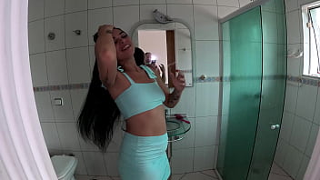 Preview 1 of Rare Video Orgies - Ela foi pega de surpresa enquanto se preparava para sua primeira vez - Julia Souza