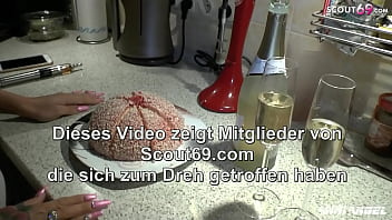 Preview 1 of Dog Milk Mom - Echtes Amateur Sexvideo mit deutschen Teen Anni Angel am Geburtstag