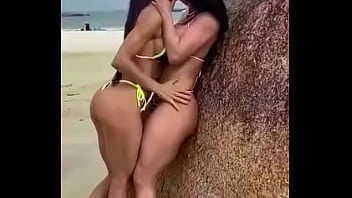 Preview 4 of Sex Melayu Jilat - DUAS TESUDAS SE PEGANDO EM P&Uacute_BLICO NA PRAIA