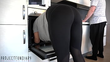 Preview 1 of Pinoy Sex Scandal Vidio - girl in tight yoga leggings and red thong stuck in the oven - used by for huge cumshot,  projectfundiary