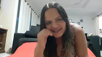 Preview 1 of Sunny Leone Prone Video - DP vegetal abobrinha na buceta e cenoura no cu