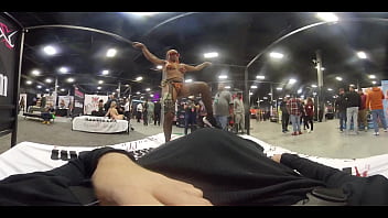 Preview 1 of Dormida Viole A Mi Hermana - Jem Jewel dances for me on bed at EXXXotica NJ 2021 in 360 degree VR.
