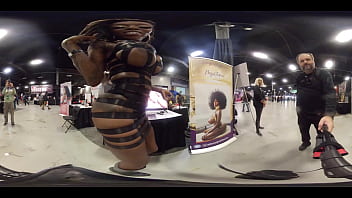 Preview 3 of Adam Saglam Sikiyor - Ebony Goddess Mystique gives me a body tour at EXXXotica NJ 2021 in 360 degree VR