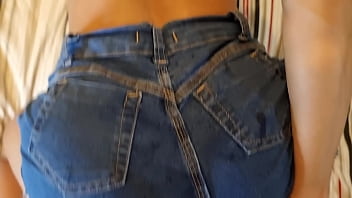 Preview 2 of Design Bhabhi Porn - JORNALISTA FAMOSO DE SP ME COMEU NEM ESPEROU TIRAR O  SHORT JEANS.