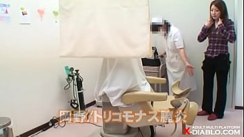 Preview 1 of Norwayn Muslun - トリコモナス膣炎治療中の美人OL岡野さん内診台診察①　実録・産婦人科盗撮　File19