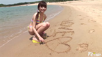 Preview 2 of Videosxx Com - Skinny Japanese chick enjoys having a photoshoot on the beach