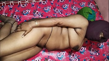 Preview 2 of Diaper Girls Pooping - Bete ki game ki lat chudane ke liye maa ne bete ka Lund chusa