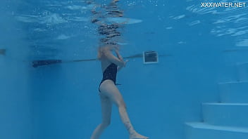 Preview 3 of Vania Rodriguez - Mimi Cica gets horny underwater and naked