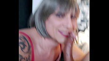 Preview 3 of Amature Tube Sister - Meu padrasto est&aacute_ viciado na boca dessa filha chupadeira de cacete! Amo mamar pau!
