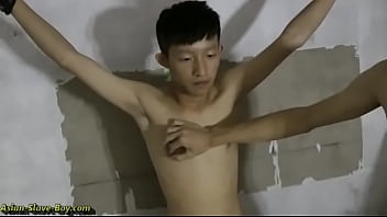 Preview 2 of Lndian Aunty Sex Video - 直男小鲜肉们被绑起来抽打