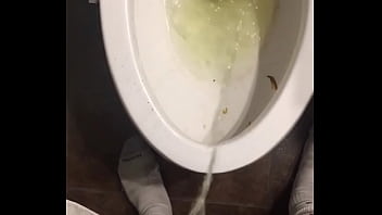 Preview 3 of Sola Saal Kudi Di Blue Film - Quick Piss