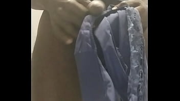 Preview 3 of Malu Hot Xxl Hinde - Freaking out in the toilet
