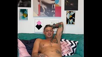 Preview 4 of Ssbbw Vporn - Brun&atilde_o tomando banho.