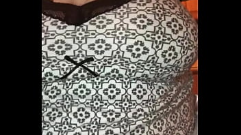 Preview 1 of Xxnxx 2019 Downdload - Big Booty Wife Dances and Shakes her Ass