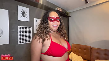 Preview 1 of Bemoan Sex - Marido corno prepara surpresa com 3 paus para esposa gordinha